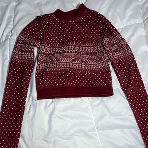 Red pattern fabletics athletic king sleeve top